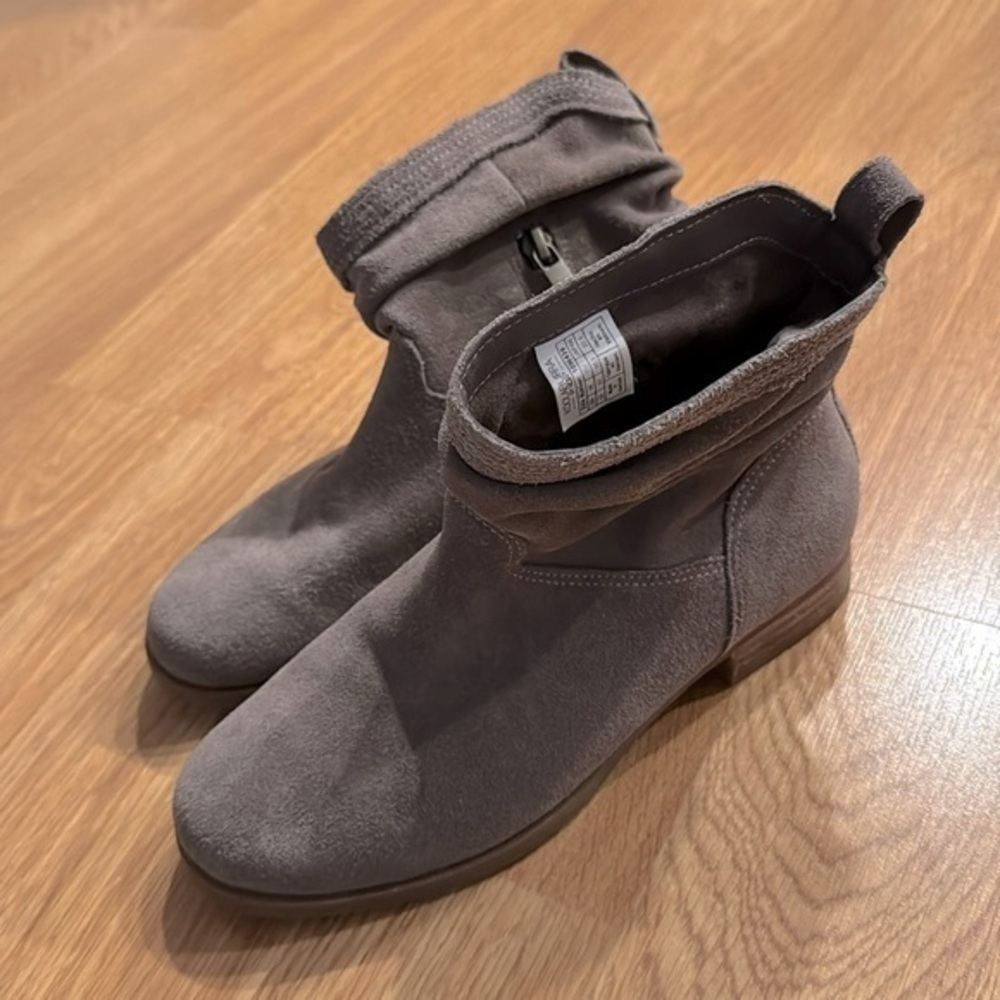 UGG KoolaBurra suede zip up booties women’s size 5 1/2